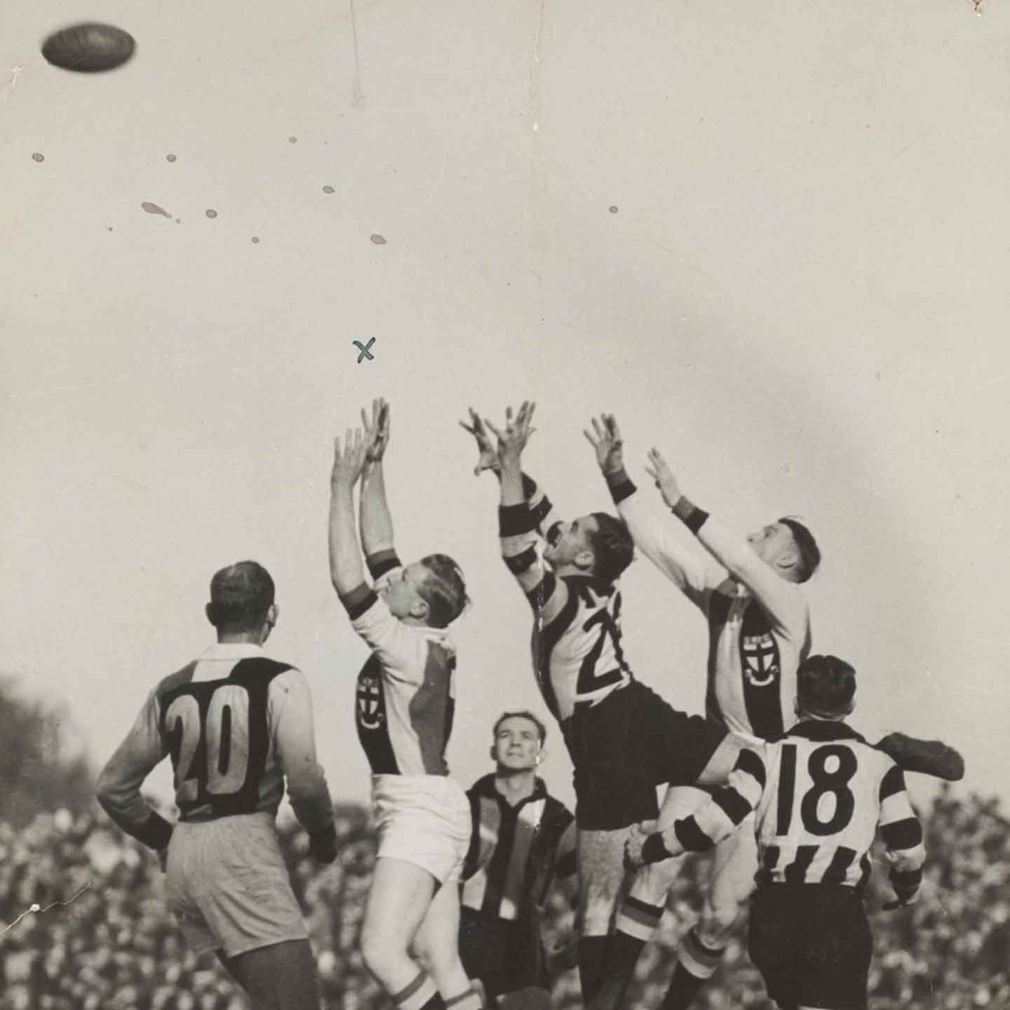 Marking contest, St. Kilda vs Collingwood football match